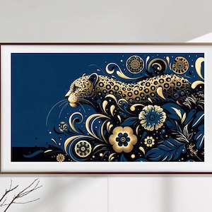 Puede incluir: Una impresión enmarcada de un jaguar dorado con manchas negras, rodeado de diseños florales dorados y azules sobre un fondo azul oscuro.