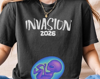 pregnancy announcement alien halloween maternity shirt funny twin 2025 baby shower gag gift for new mom