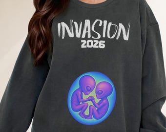 Funny Alien Pregnancy Sweatshirt Halloween Maternity, Twin Baby Theme (Unisex S-XXL, Soft Cotton Blend Hoodie)