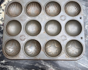 Vintage   “Seamless Hygienic” twelve section cake/bun/muffin tin/ mould.