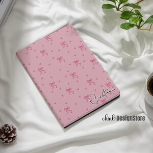 Étui pour iPad avec nœud rose,Coque pour iPad 11/10/9/8/7e,iPad Air 4/5/6/7,iPad Mini 7,Mini 6,iPad Pro 12,9,iPad 10,2 po. 10,9 po. 11 po. 13 po. Affaire 2025/2024