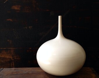 MADE TO ORDER- 1 large rotund bottle vase in white matte by sara paloma. ceramic pottery vases bud vase