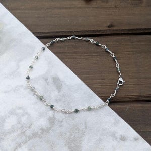 Armband med mossagatkedje, äkta ädelstenar 3 mm handgjort, färgglada gröna pärlor justerbara storlekar, förlängare i silver eller guld som inte missfärgas