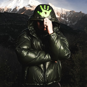 Mertra Heat Reactive Puffer Jacket | Color-Changing Streetwear Outerwear