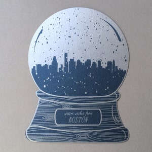 Tarjeta navideña con forma de globo de nieve de Boston - Impresión tipográfica