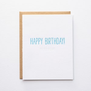 Message caché : Joyeux anniversaire, vieux salaud - Carte typographique