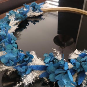 Crown of stabilized dried flowers