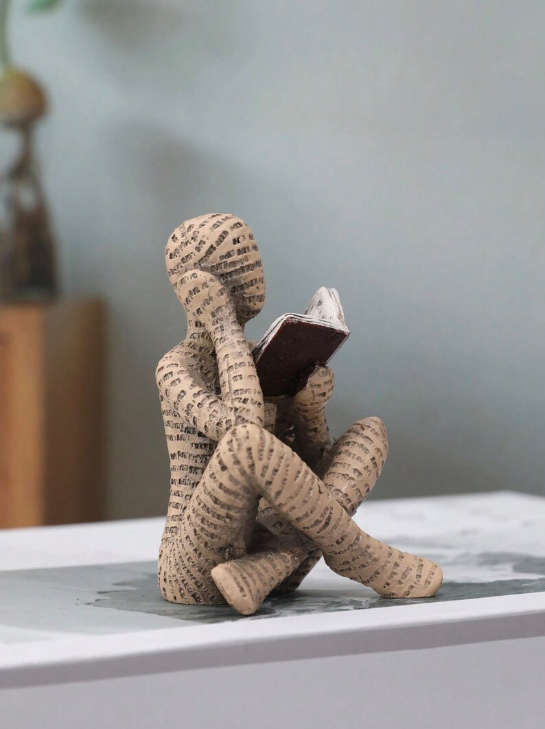 Statue de femme lisant une sculpture de bureau abstraite, personne assise lisant un livre en forme d'ornement de décoration de maison image 6
