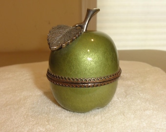 Vintage Evans Table Lighter Green Apple VERY GOOD CONDITION!