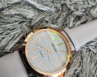 Beautifully designed women's wristwatch