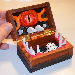 Mimic dice chest
