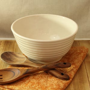 White Mixing Bowl | 70oz