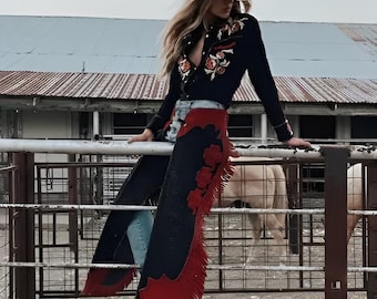 Leather Ladies Chap Hand Made Western Chinks Chap Red Flower Style Riding Cowgirl Fringes Pant Cowboy Costume Equestrian Chap Gift For Women