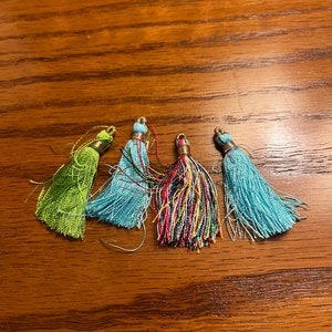 Lot 4 Small Tassels for Jewelry DIY Mala Projects