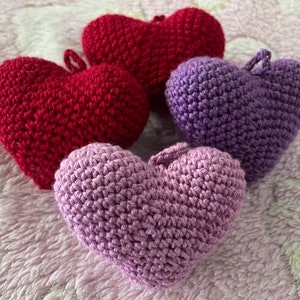 portachiavi cuore amigurumi cuoricino  crochet heart piccoli gioielli personalizzati portachiavi fatti a mano