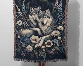 Wolf Blanket, Boho Cotton Throw Bedding, Botanical Wolf Couple Tapestry Quilt, Floral Wolf Decor, Cozy Wildlife Animal Gift for Wolf Lover