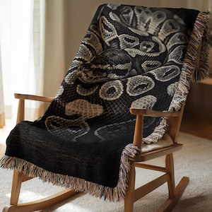 Couverture tissée en python boule, jeté de croquis au fusain de reptile personnalisé, décoration de chambre Moody Earth, cadeau commémoratif personnalisé serpent animal de compagnie, héritage