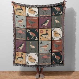 Woven Bird Theme Patchwork Blanket, Cozy Colorful Nature Inspired Cotton Bedding Throw, Perfect Gift Idea for Bird Lovers Living Room Decor
