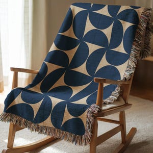 Nordic Design Geometric Throw Blanket – Scandinavian Minimalist Mid-Century Modern Abstract Woven Cotton Quilt