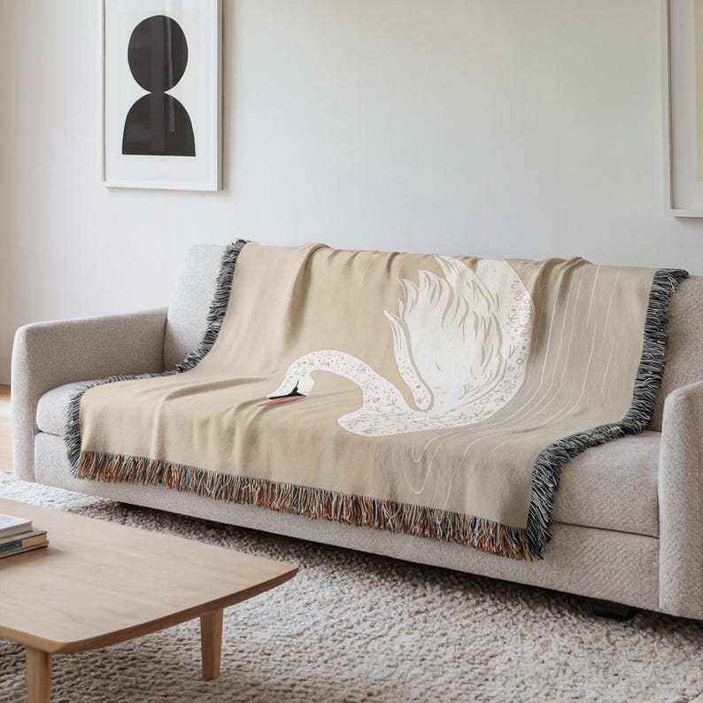 Elegant Swan Blanket, Swan Print Quilt, Nature-Inspired Beige Home Decor, Cozy Fleece Blanket, Quilted Throw, Gift Idea for Bird Lover