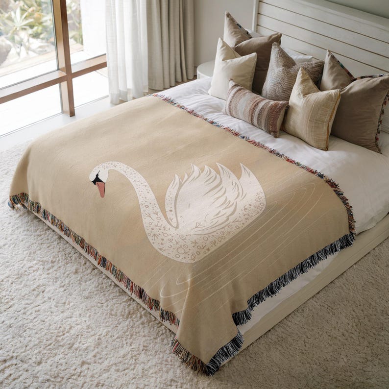 Elegant Swan Blanket, Swan Print Quilt, Nature-Inspired Beige Home Decor, Cozy Fleece Blanket, Woven Cotton Throw, Gift Idea for Bird Lover