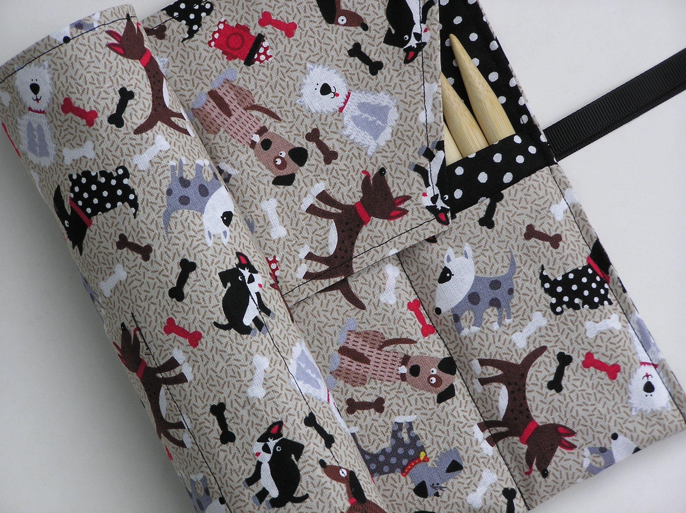 Double Pointed Knitting Needle Case Organizer Crochet Hook Organizer 28  Pockets Puppies and Polka Dots 
