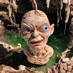 Gollum Figure Collectible Statue – Handmade with Detailed Middle-Earth Design