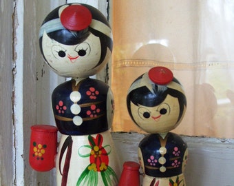 FREE SHIPPING Vintage Kokeshi Doll Set with Bobble Heads Signed