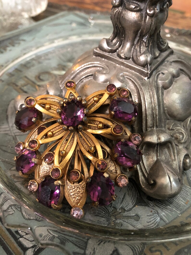 Vintage Art Nouveau Scarf Clip with Amethyst Rhinestones imagem 3