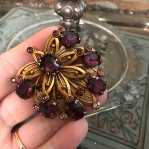 Vintage Art Nouveau Scarf Clip with Amethyst Rhinestones imagem 5