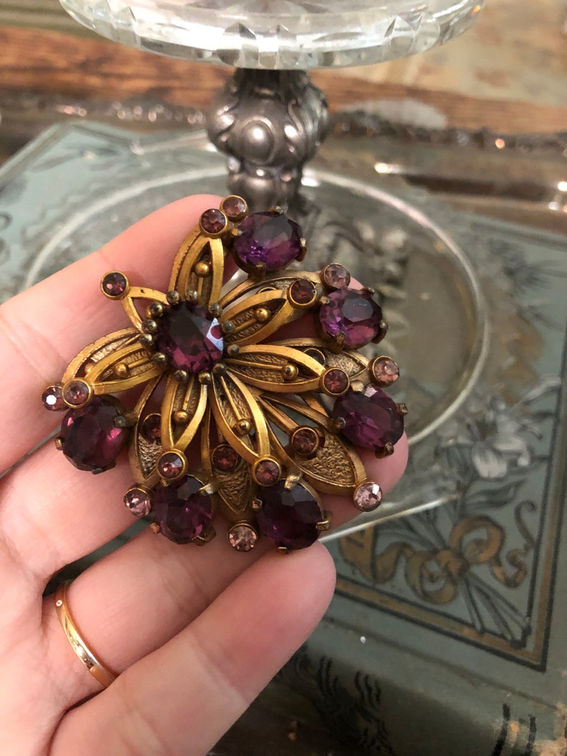 Vintage Art Nouveau Scarf Clip with Amethyst Rhinestones imagem 5