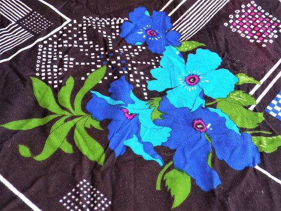 FREE SHIPPING Vintage Floral Retro Polyester Fabric