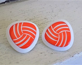 FREE SHIPPING Vintage Plastic Orange and White Earrings Clip