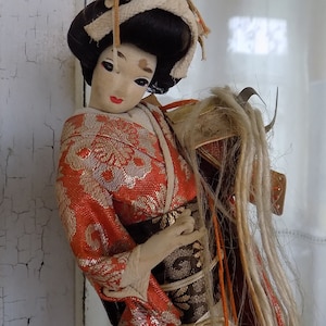 FREE SHIPPING Vintage Geisha Pose Doll Music Box