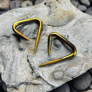 4G | 22K Gold Fumed - Matte Tips | Mini Triangles| Gauged Glass Body Jewelry for Stretched Piercings by Glassheart