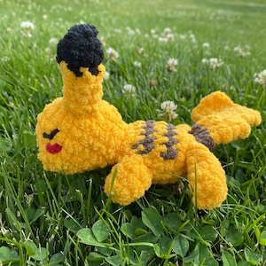 Sleepy Yellow Electric Mouse Plush: Baby Blanket Yarn