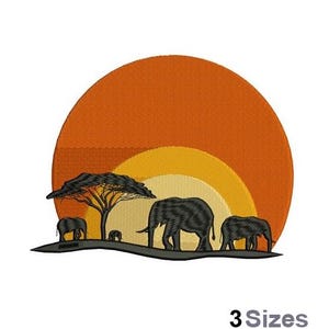 Puede incluir: Silueta de elefantes caminando a través de una llanura cubierta de hierba con un gran sol naranja poniéndose en el fondo. El sol tiene un degradado amarillo y naranja.