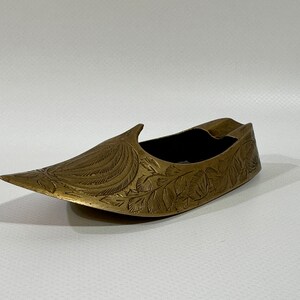 Vintage Brass Ashtray Shoe Design Marked with Embellishments Handmade in India Retro Decorative Ashtray Interior Design A