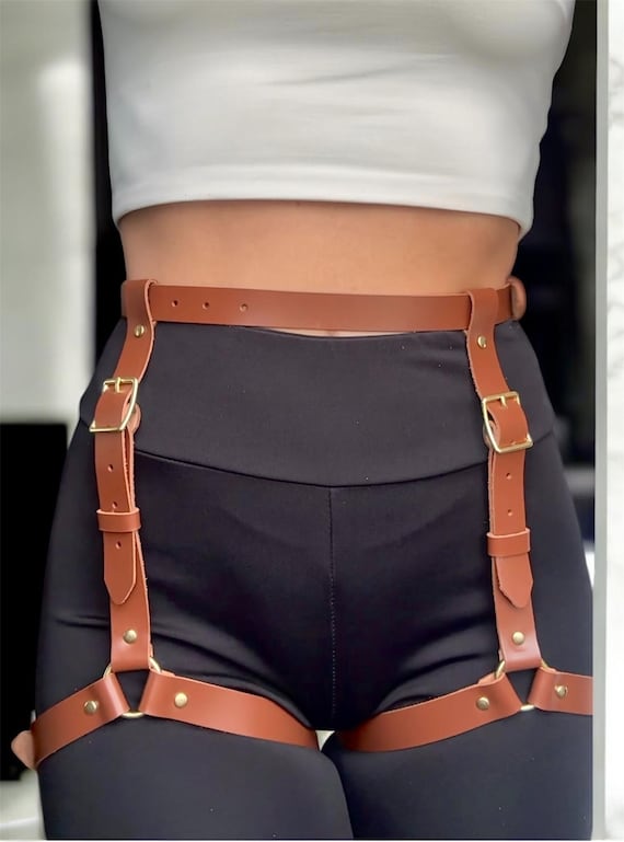 Leather Thigh Harness - Plus Size Adjustable Leg Garter  display picture 1