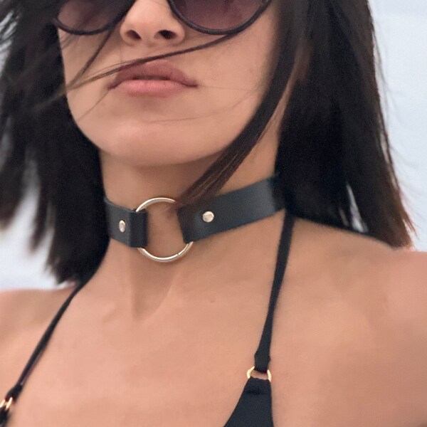 Black O Ring Choker, Leather Neck Strap, Natural Leather Choker, Minimalist Choker, Leather Collar for Style and Comfort