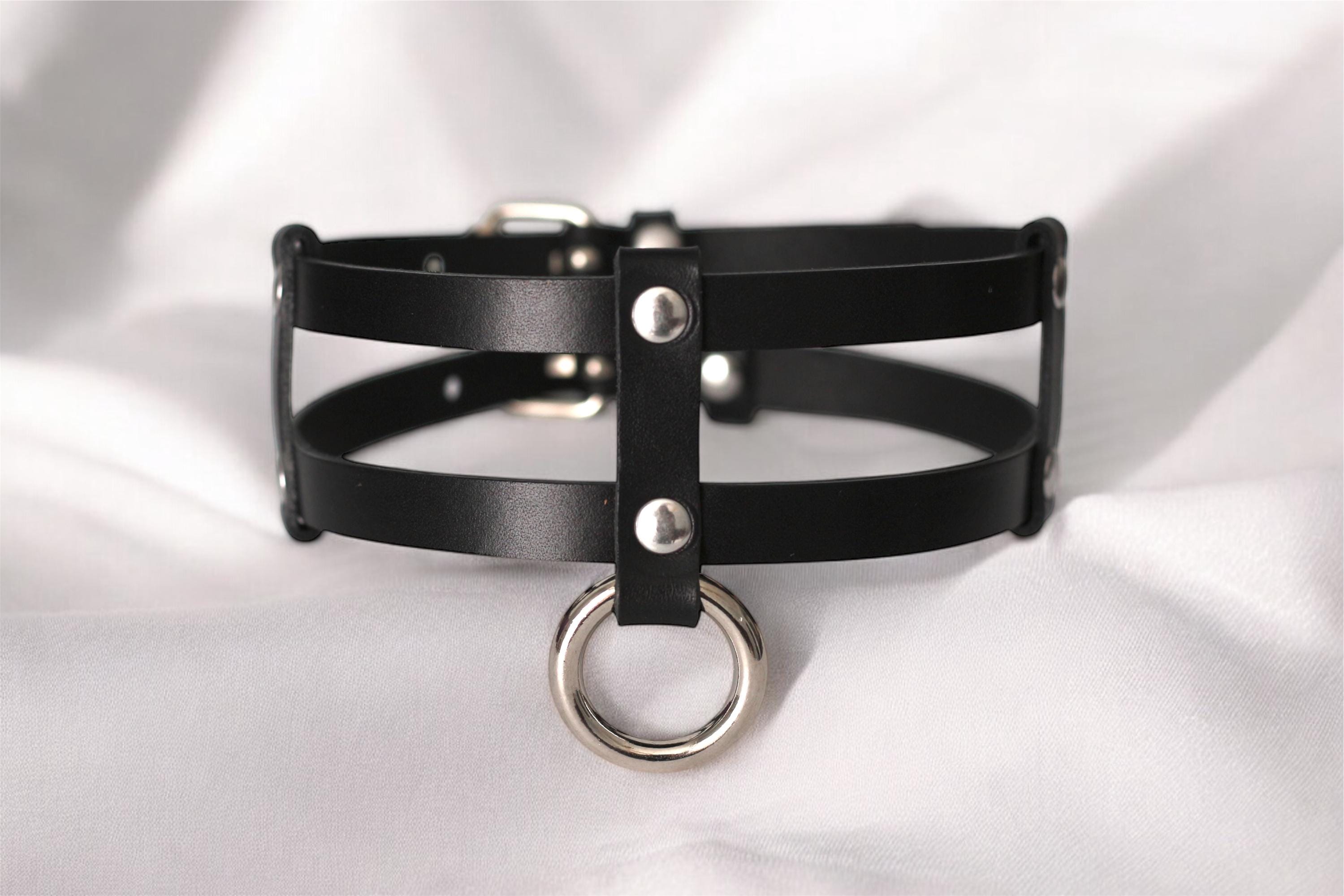 Black Leather O-ring Choker – Adjustable Gothic Punk Collar