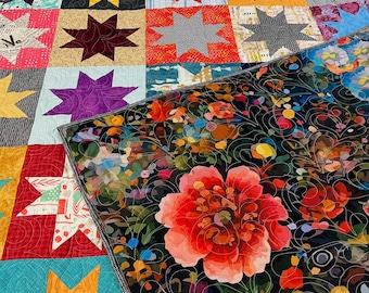 Coperta trapuntata moderna Stars Quilt, audace e patchwork, 67x57 cm, realizzata a mano.