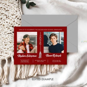 Puede incluir: Una tarjeta de anuncio de graduaci&oacute;n rectangular roja con dos fotos de graduados, el texto JOIN US TO CELEBRATE THE WILSON HIGH SCHOOL GRADUATES, el a&ntilde;o 2026 con un icono de borla, nombres y detalles del evento, junto a un sobre gris.