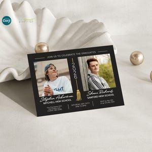 Puede incluir: Una tarjeta rectangular negra de anuncio de graduaci&oacute;n con dos fotos de retrato de graduados, el texto JOIN US TO CELEBRATE THE GRADUATES, el a&ntilde;o 2026 con un icono de borla dorada, nombres, escuelas, detalles del evento e informaci&oacute;n RSVP.