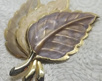 Three Leaves Overlapping Brown Gold Pin Brooch