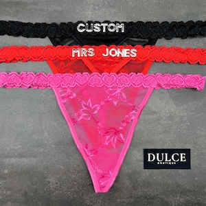 Tanga con nombre personalizado, Tanga con nombre personalizado, Tanga de encaje con nombre personalizado y letra con dije, Regalo para él