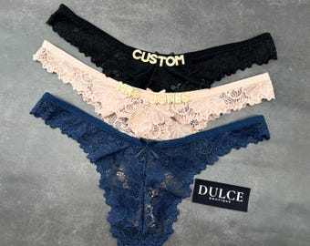 String personnalisé avec nom de breloques en or, string personnalisé avec nom, string personnalisé, nom personnalisé string, cadeau d'anniversaire