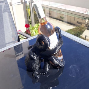 Octopus bottle holder