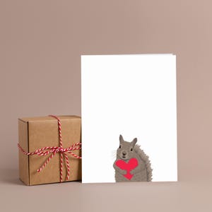 Adorable carte de Saint-Valentin / mot d'amour coeur écureuil