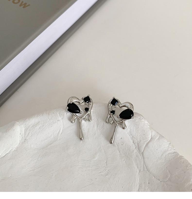 Dainty ear studs - Black Drip Melting Heart Earrings, Gothic Jewelry for Y2K Style Lovers, Great Gift for Edgy Friends
